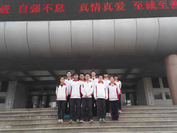 我校在全国中学应用物理竞赛这么多人获奖