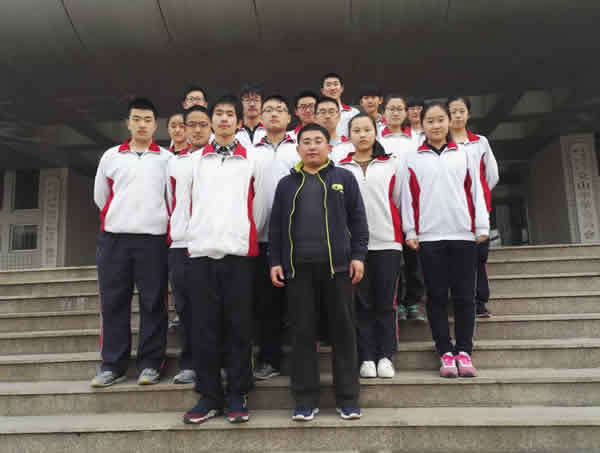 我校在全国中学应用物理竞赛这么多人获奖