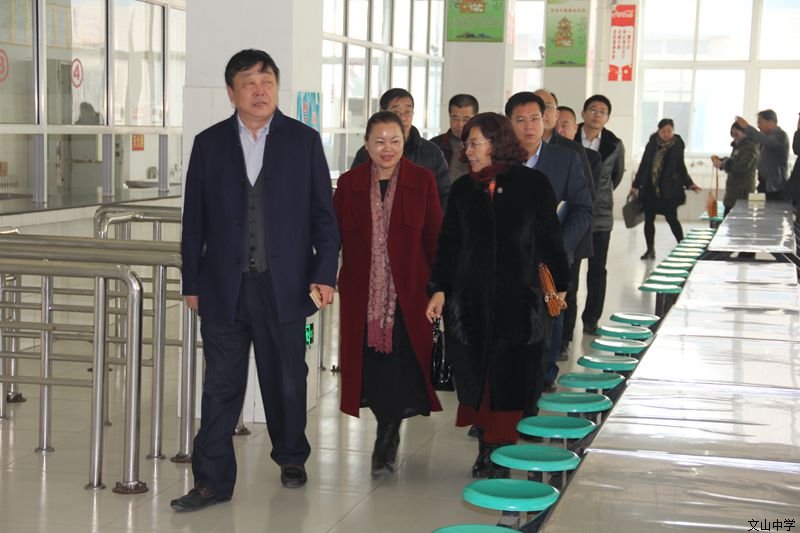 钦州市灵山县教学考察团一行来我校参观考察