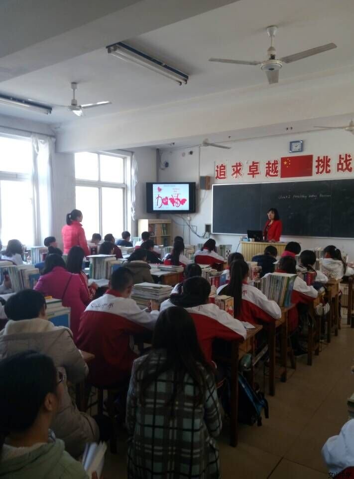 我校三月份第三周每周一课及集体备课火热进行中