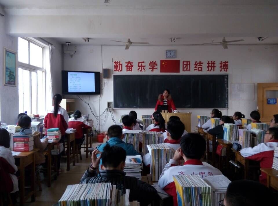我校三月份第三周每周一课及集体备课火热进行中