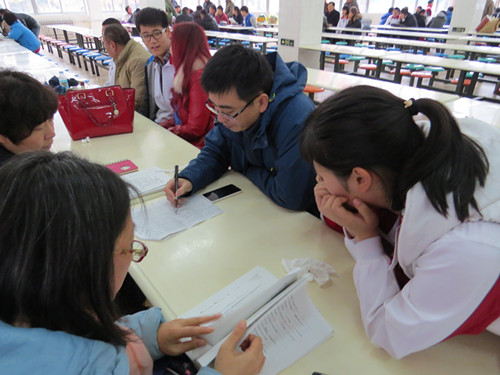 高一分校成功召开潍坊市以外学生家长会
