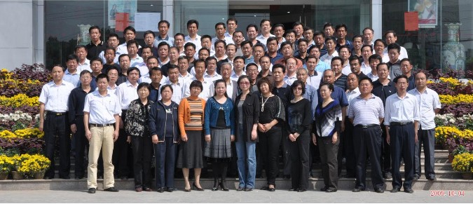 我校学老同学聚会图片