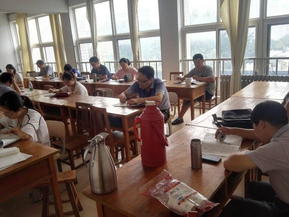 我校举行学科教研活动