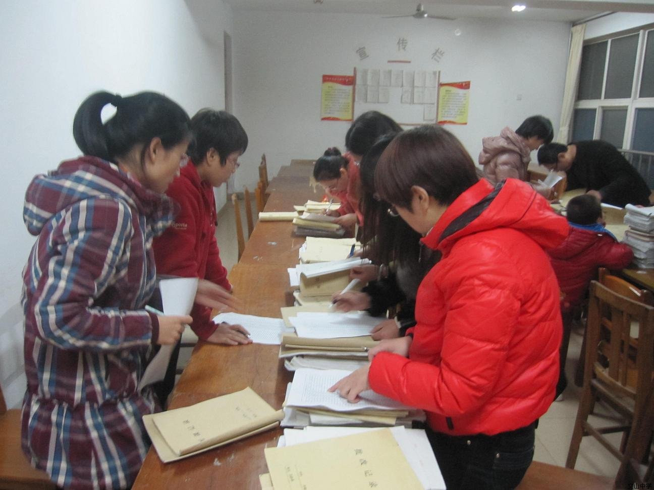 简讯：我校进行青年教师教学常规检查