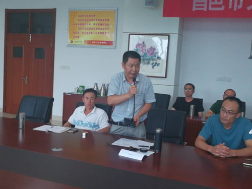 我校召开特色班教学管理交流研讨会