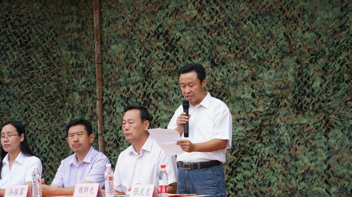我校隆重举行军训校阅暨总结大会