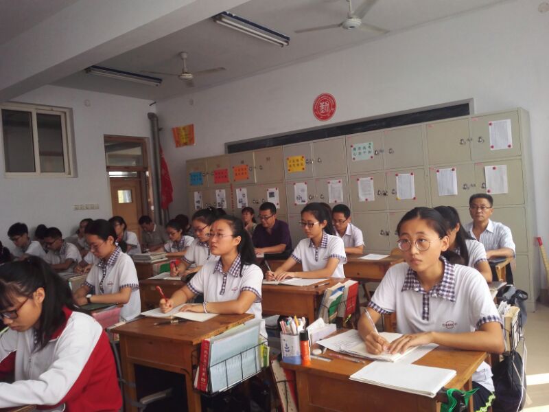 潍坊教科院语文教学研究专家来我校指导教学工作