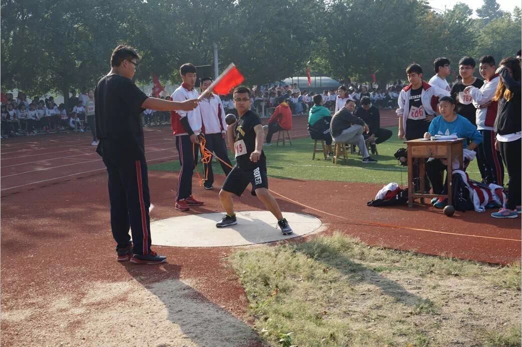 特色课程：体育节里激情扬，田径场上竞技忙！