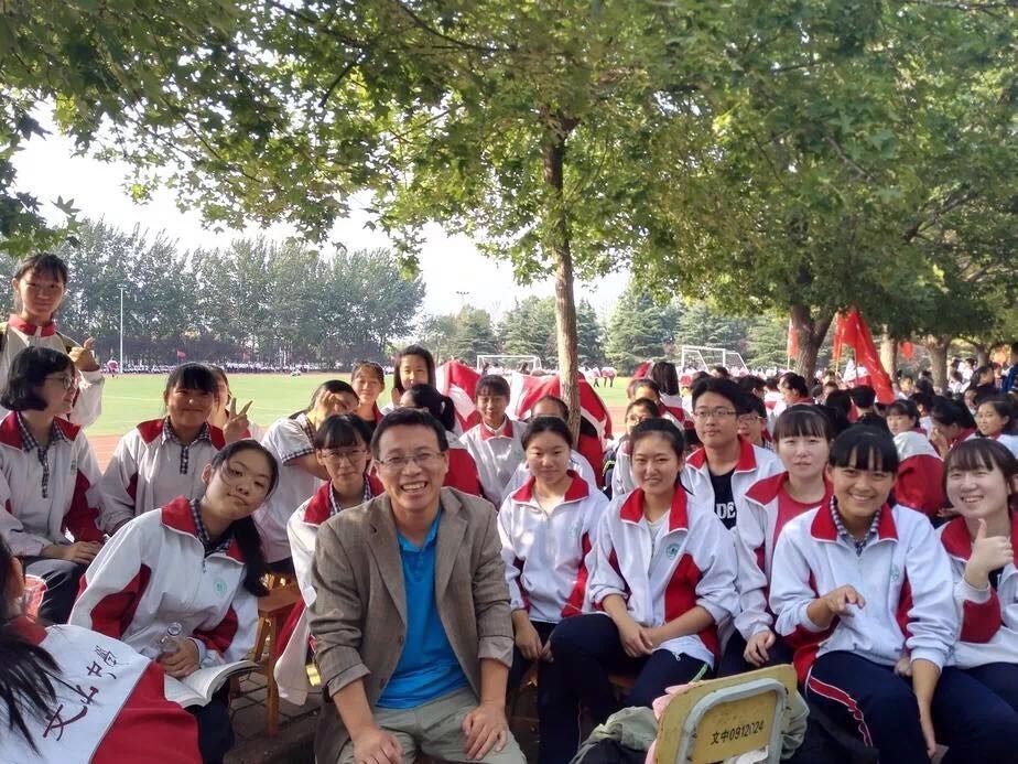 特色课程：体育节里激情扬，田径场上竞技忙！
