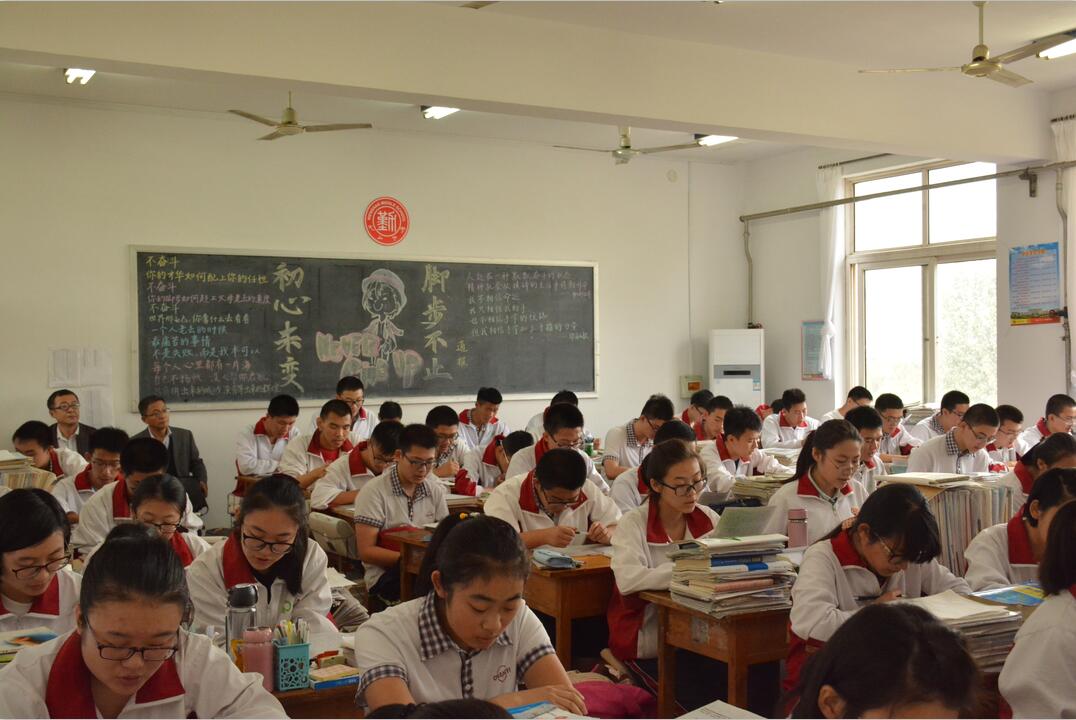 潍坊市教科院专家来我校进行教学调研工作
