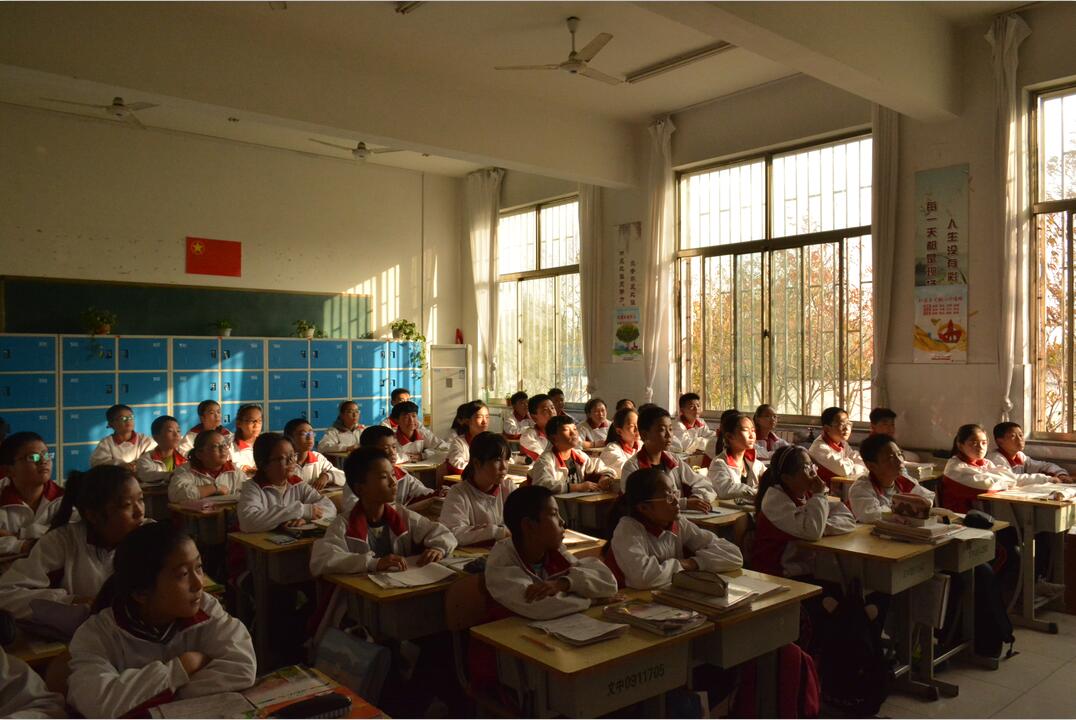 我校召开“学习精中、立即行动”校内观摩暨思维碰撞现场会