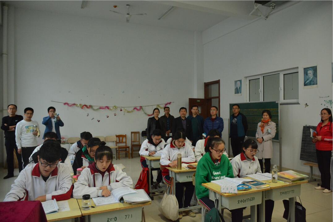 我校召开“学习精中、立即行动”校内观摩暨思维碰撞现场会