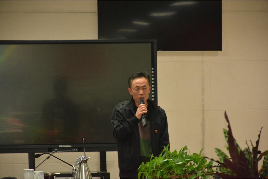 我校召开“学习精中、立即行动”校内观摩暨思维碰撞现场会
