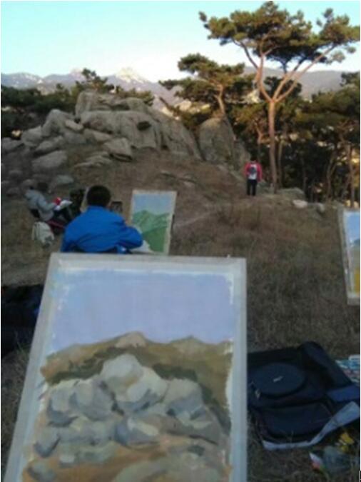 美术学子蒙山行，醉在金秋画意浓