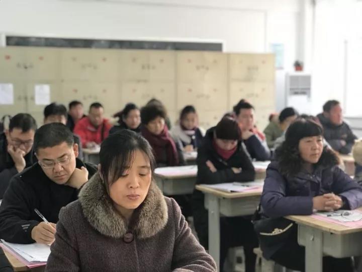 沟通 理解 交流 | 我校家长课程开课暨第九届家委会成立大会