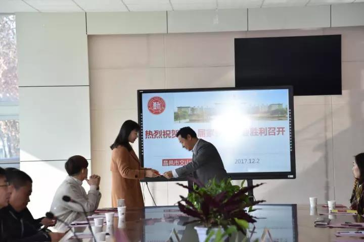 沟通 理解 交流 | 我校家长课程开课暨第九届家委会成立大会