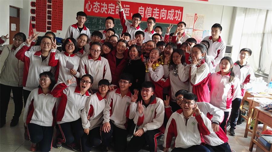 我校举办“走进新时代 唱响十九大”元旦庆祝活动