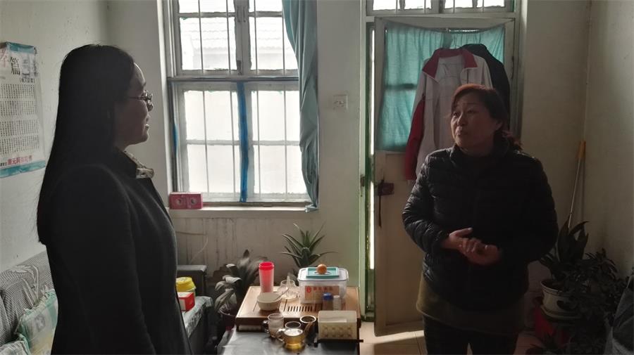 用心感受 用情温暖 用爱记录 ——我校走访慰问贫困学生家庭