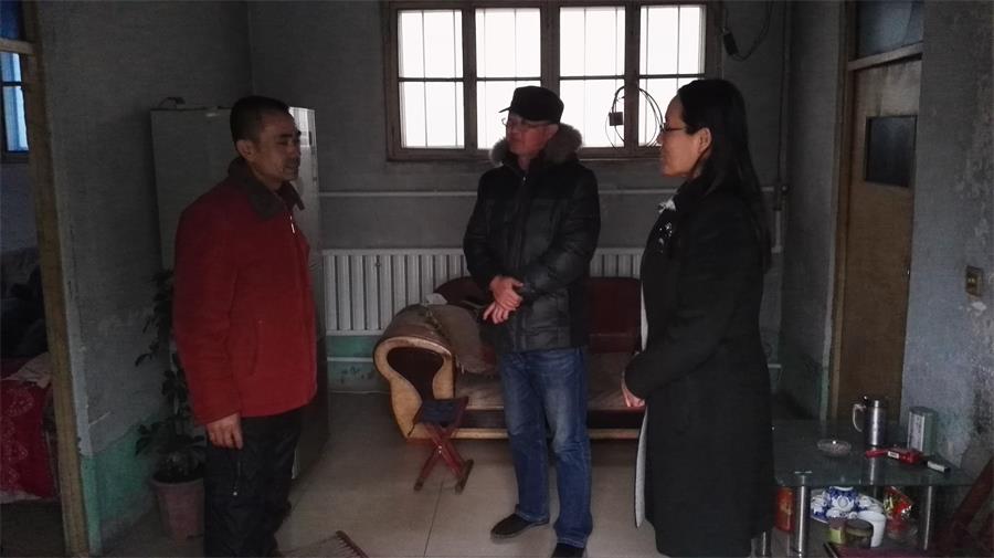 用心感受 用情温暖 用爱记录 ——我校走访慰问贫困学生家庭