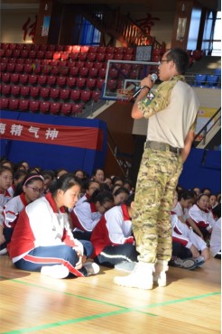 感恩励志，用孝心见证成长