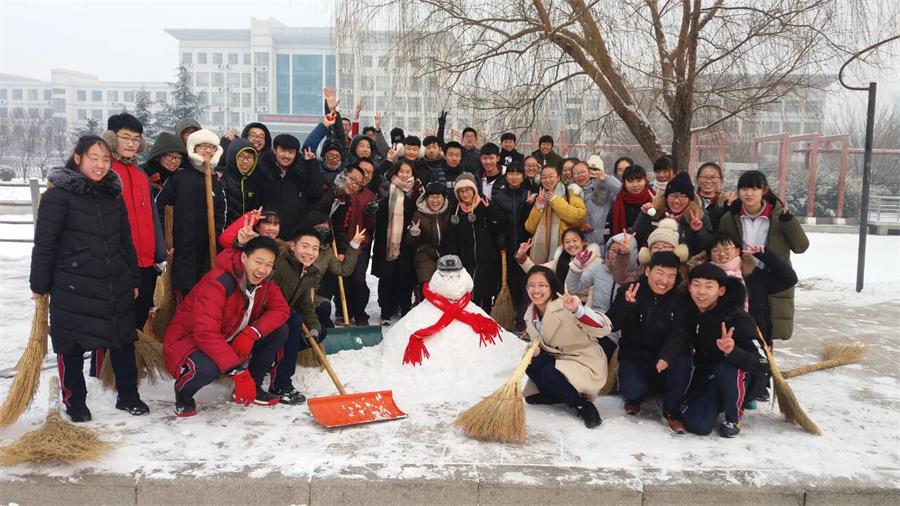 文化文中 | 雪径无声人勤扫，朝来初日春争先！