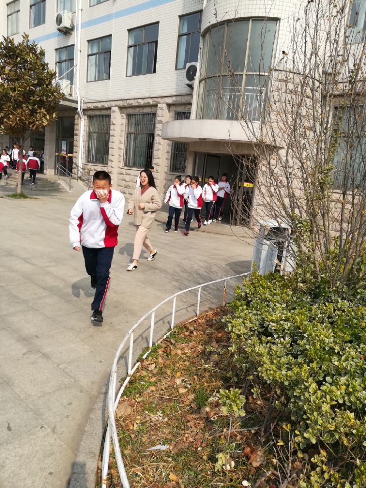 逃生演练|文山初中：警钟长鸣，安全我们在行动
