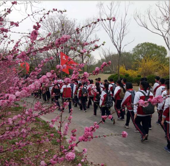 特色课程 | 家警校护航，昌邑市文山初中“新时代、新风采”文化远足环保考察活动成功举行