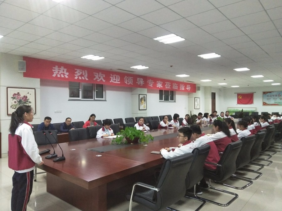 自我管理 自我发展 彰显自主服务意识               昌邑市文山中学举行学生代表大会暨十六届学生会换届竞选
