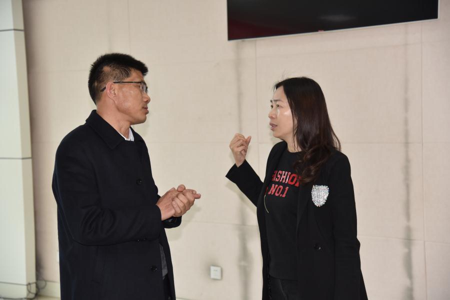 湖北省潜江市教育考察团来我校考察交流