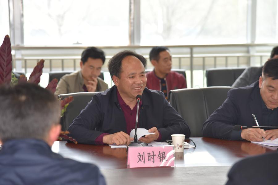 湖北省潜江市教育考察团来我校考察交流