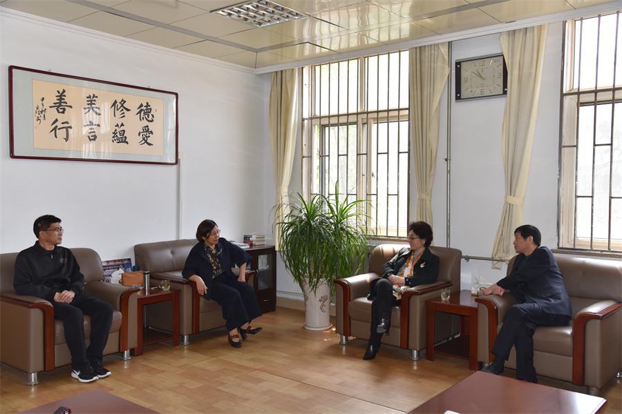 市政协主席周娟来我校就“大学习、调研、大改进”活动进行专题调研