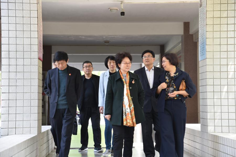 市政协主席周娟来我校就“大学习、调研、大改进”活动进行专题调研