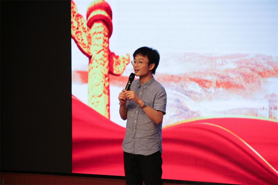 遇见自己，遇见未来——我校举行高一夏令营主题演讲比赛！