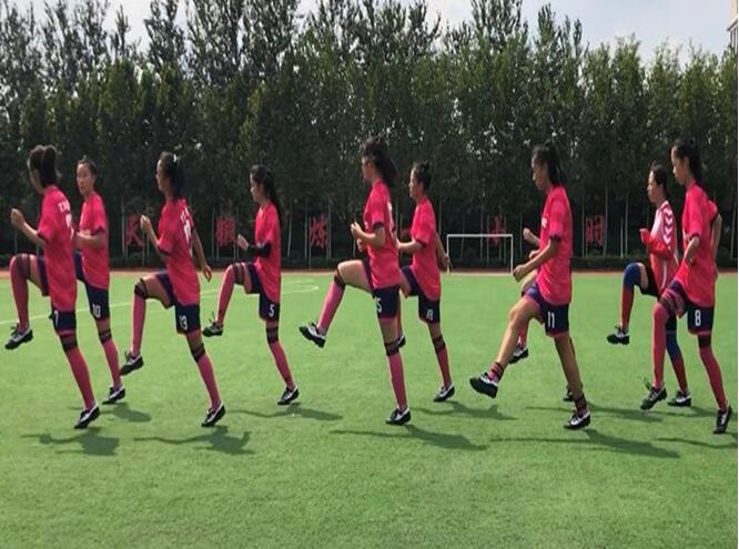 磨剑筑梦，御风翱翔——我校女子足球队再夺潍坊市冠军！