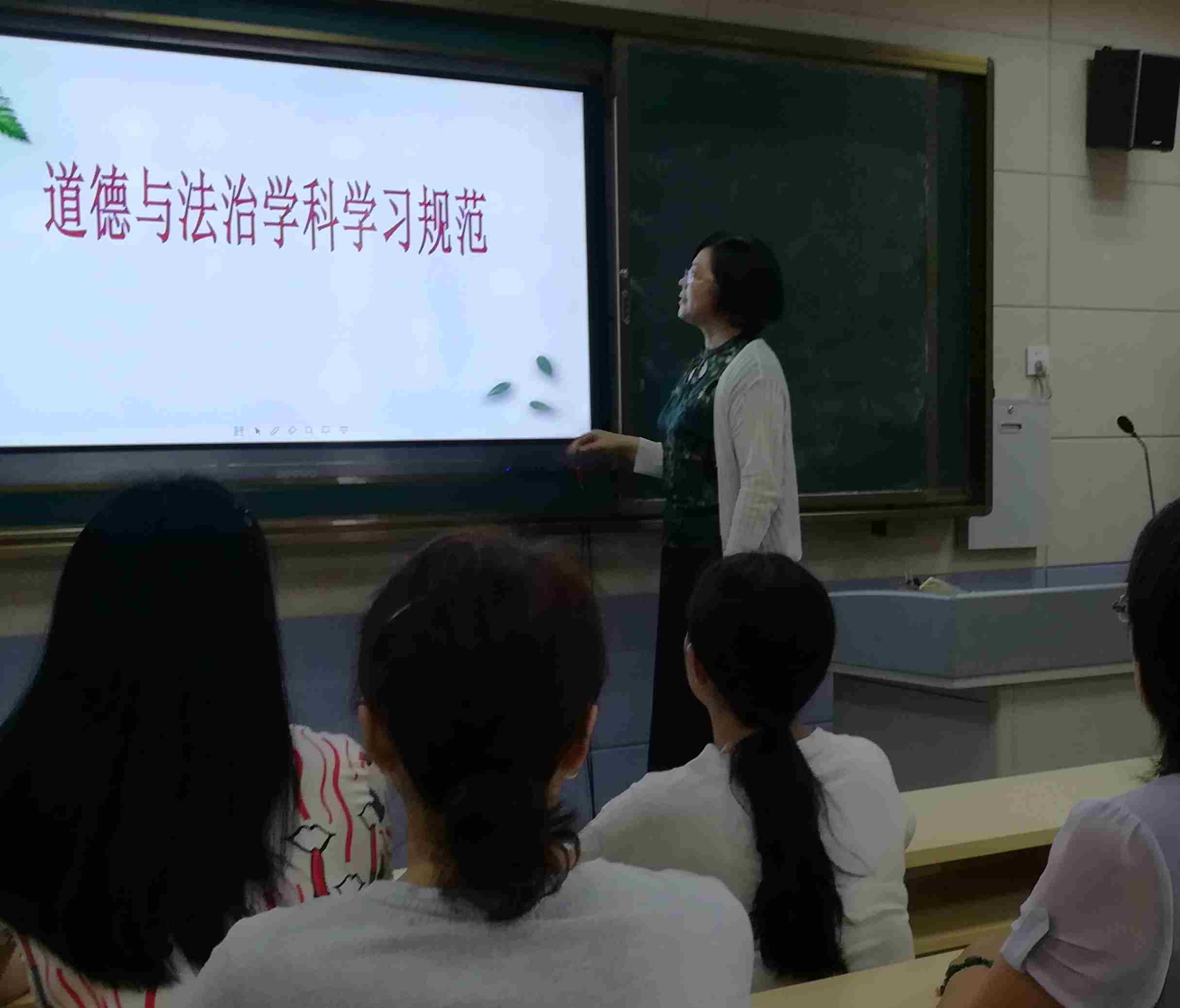 教研新风 | 昌邑市文山初中：新老结对共进步，同心教研促发展
