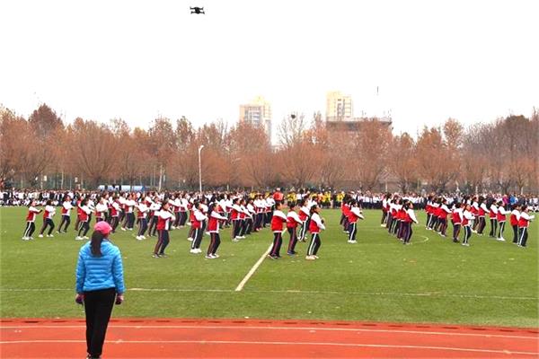 因时育才博于文，为国养器德如山——我校举行第二届“沙场秋点兵”暨第七届体育节开幕式！
