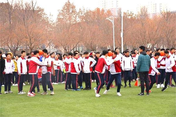 因时育才博于文，为国养器德如山——我校举行第二届“沙场秋点兵”暨第七届体育节开幕式！