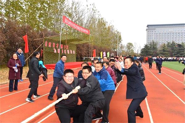 因时育才博于文，为国养器德如山——我校举行第二届“沙场秋点兵”暨第七届体育节开幕式！