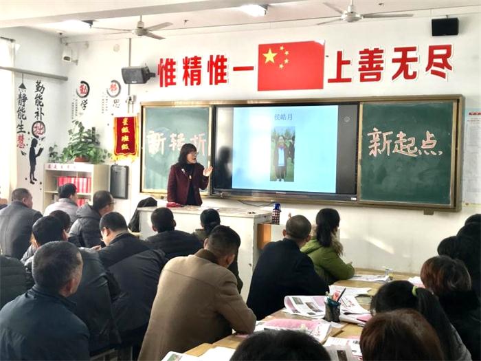 家长课程 | 因为一个人，爱上一所校！