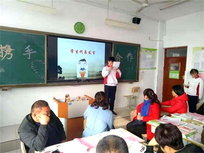 家长课程 | 因为一个人，爱上一所校！