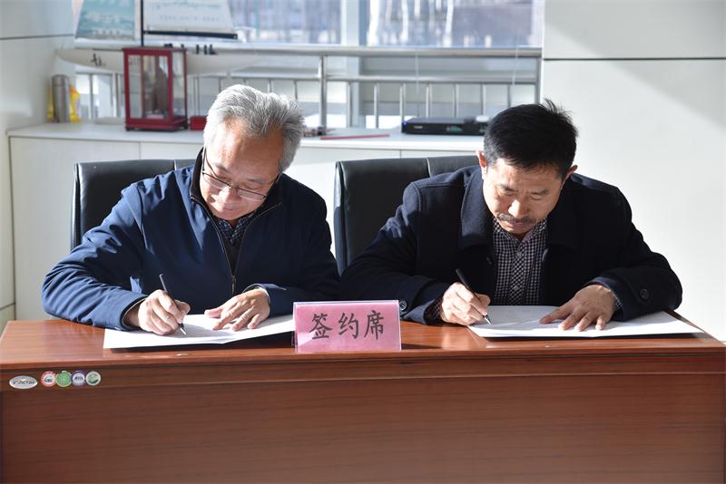开放办学 | 我校与中国石油大学（华东）举行“优秀生源基地”签约仪式！