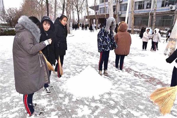 印象文中 | 最爱文山晴后雪，千里一色舞长天！