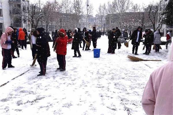 印象文中 | 最爱文山晴后雪，千里一色舞长天！