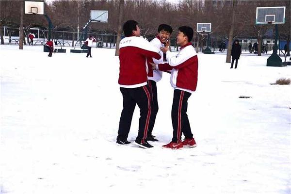 印象文中 | 最爱文山晴后雪，千里一色舞长天！