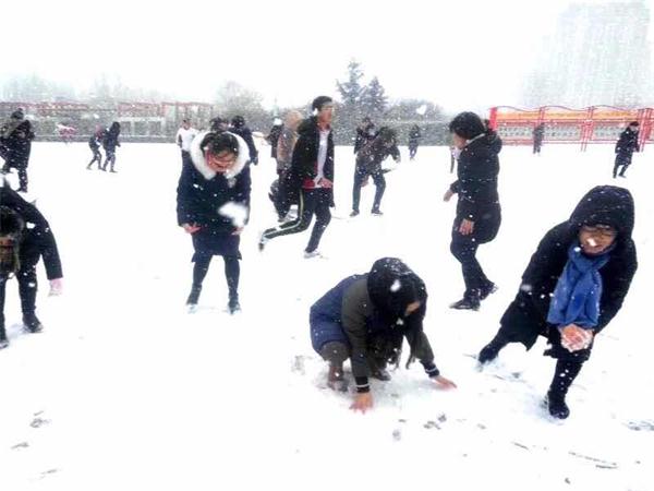 印象文中 | 最爱文山晴后雪，千里一色舞长天！