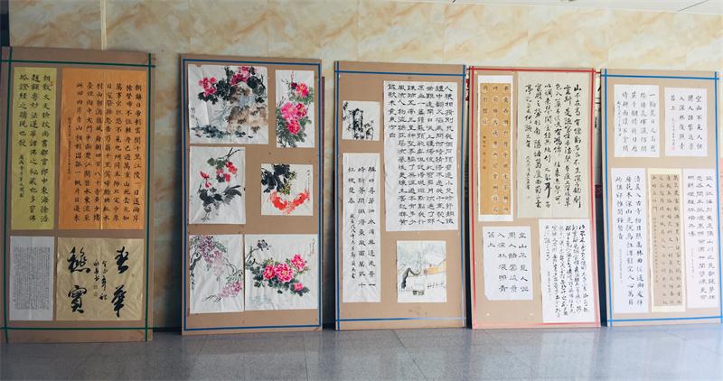 文化文中 | 我校举行“庆祝改革开放四十周年，跨年迎新”书画展！