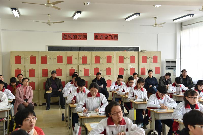 潍坊市教科院教研员来我校视导教育教学工作
