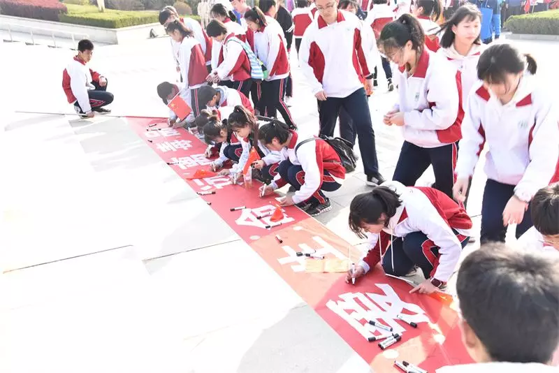 育人课程 | 励志青春正奋斗，经典嘹亮唱祖国！