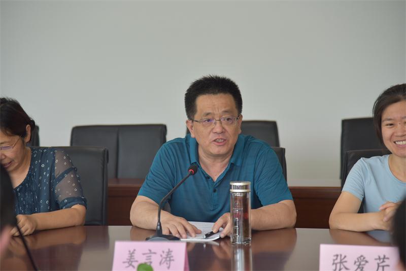 辽宁北镇中学来我校教育考察